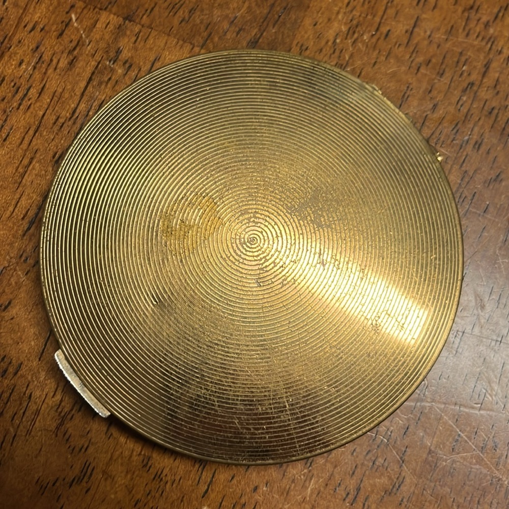 Stratton Compact with mirror - Picture 4 of 4